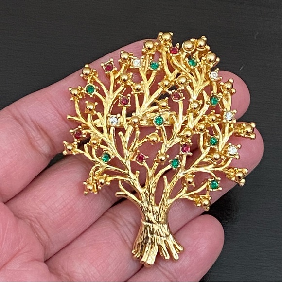 Vintage Unsigned Gold-tone Tree with Red Green & Clear Stones Brooch - Picture 2 of 9